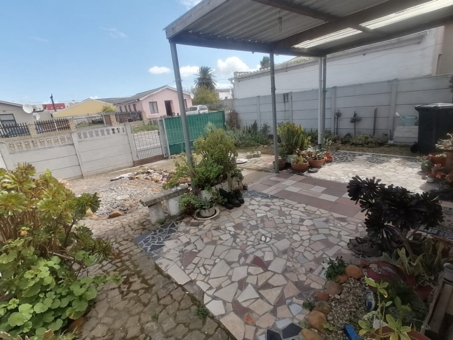  Bedroom Property for Sale in Bernadino Heights Western Cape